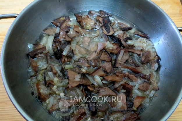 Пожарить грибы с луком