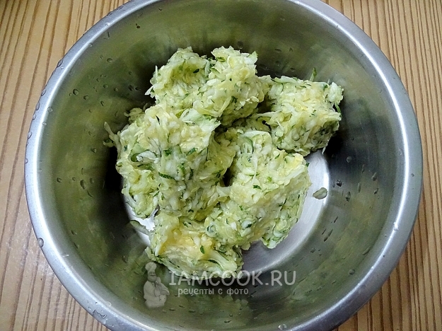 Отжать кабачки