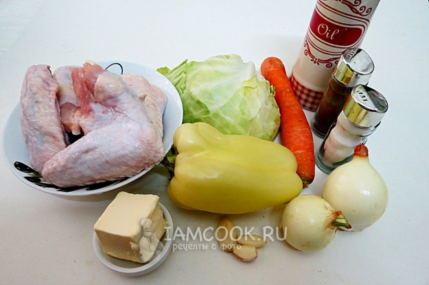 Ингредиенты для ленивого ужина из капусты и куриных крыльев