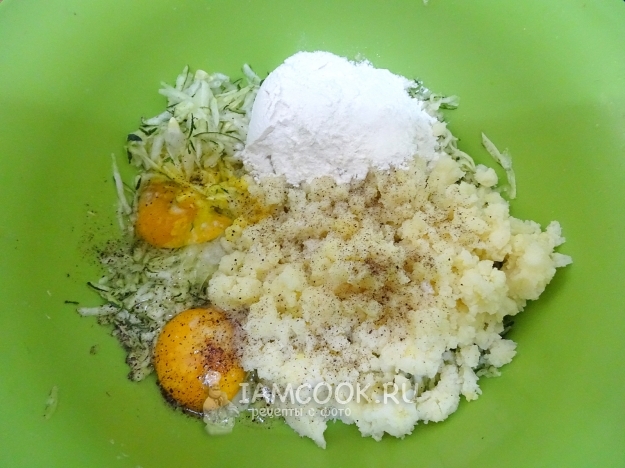 Всыпать муку