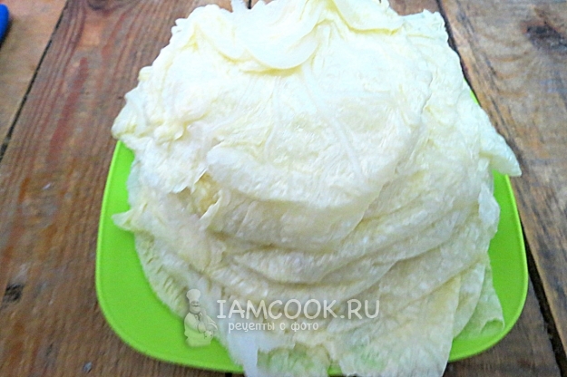 Подготовить капустные листья