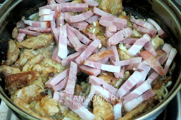 Добавить колбасу