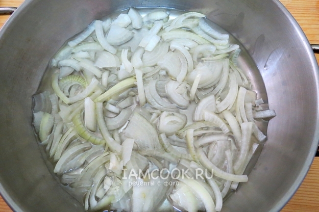 Обжарить лук