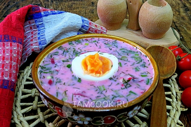 Фото холодного свекольника с редисом