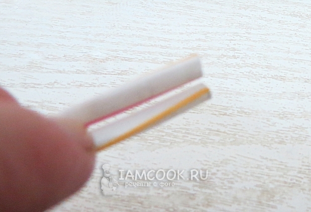 Разрезать трубочку для коктейля