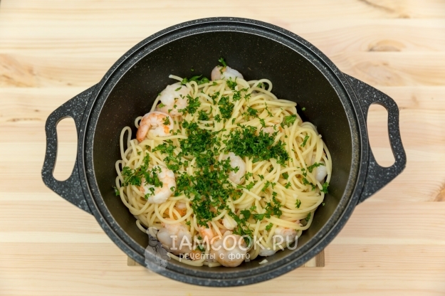 Рецепт спагетти с креветками и чесноком