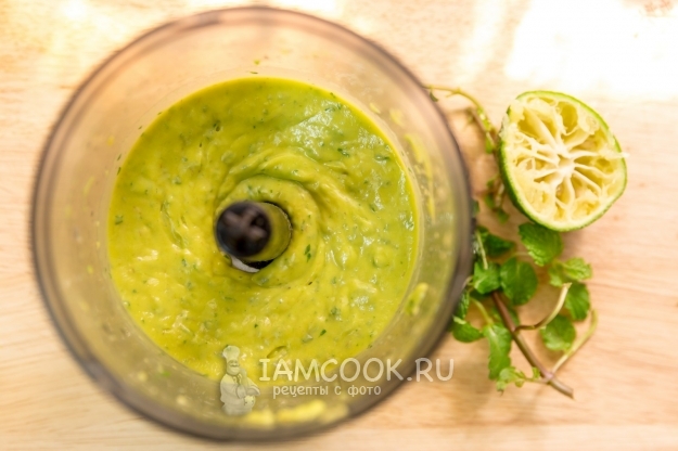 Взбить авокадо с мятой