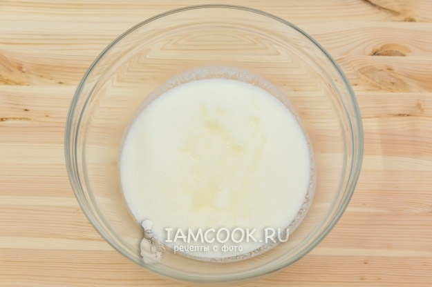 Всыпать в кефир сахар