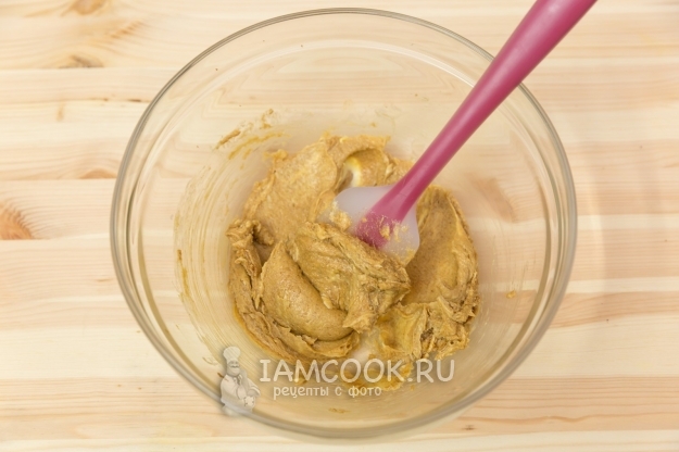 Растереть масло с сахаром