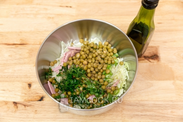 Влить масло