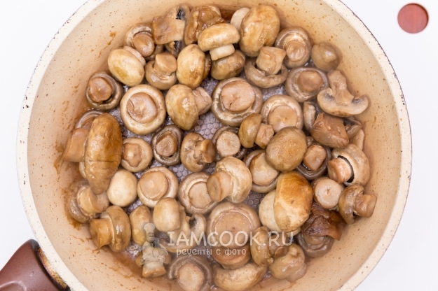 Обжарить грибы