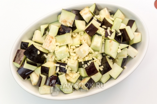 Добавить чеснок