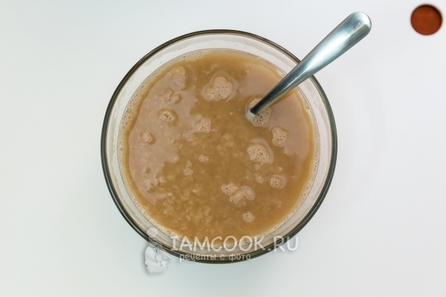 Залить гречневые хлопья водой