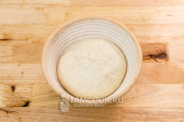 Положить тесто на растойку