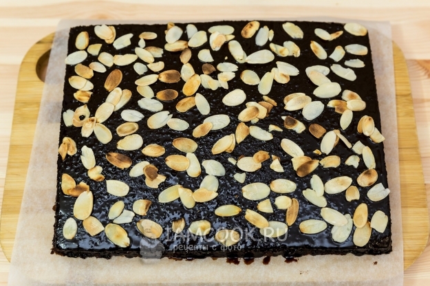 Рецепт торта на кефире с джемом и глазурью