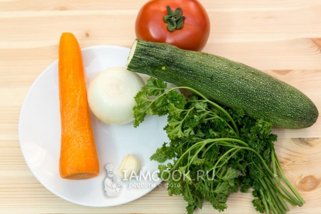 Ингредиенты для приготовления запеченного рагу из кабачков в духовке