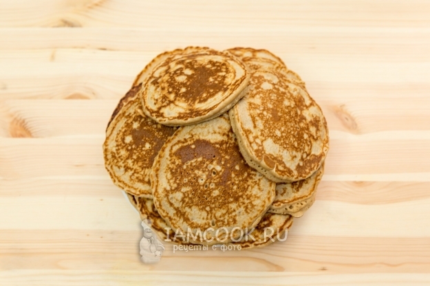 Фото толстых овсяных блинов с корицей