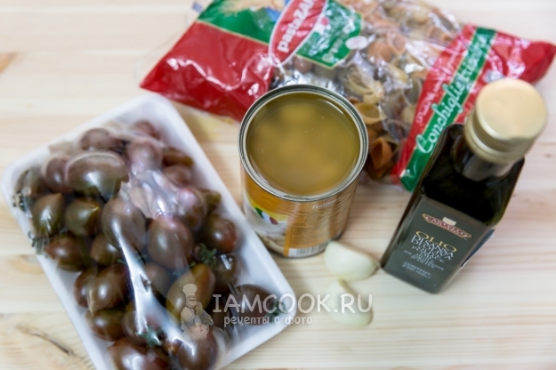 Ингредиенты для пасты с помидорами и фасолью