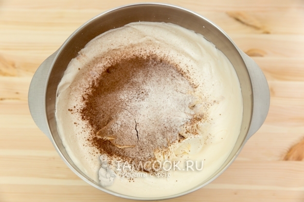 Всыпать муку и какао