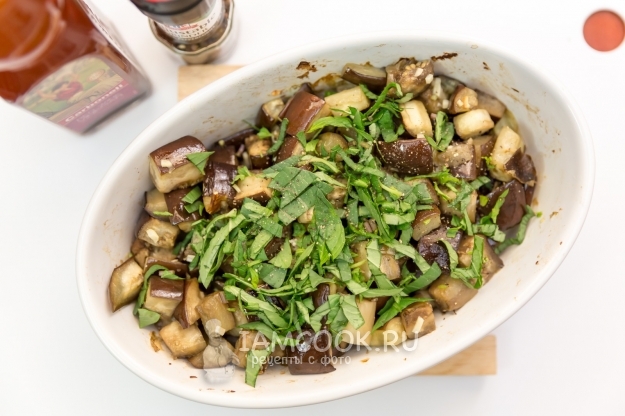 Добавить базилик и уксус