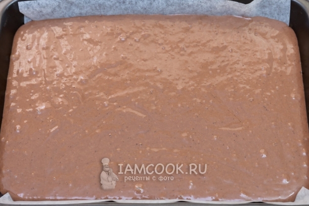 Вылить тесто на противень