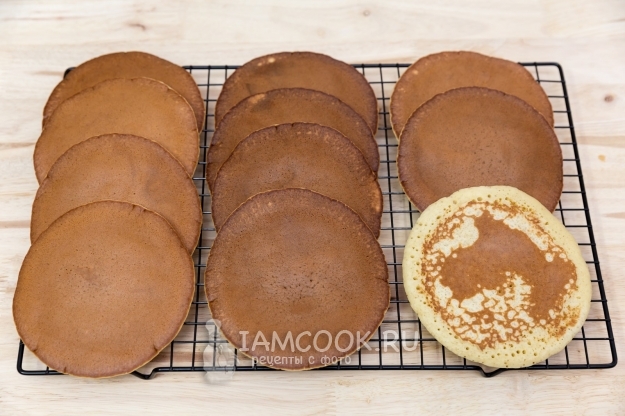 Готовые толстые блины на остатках закваски