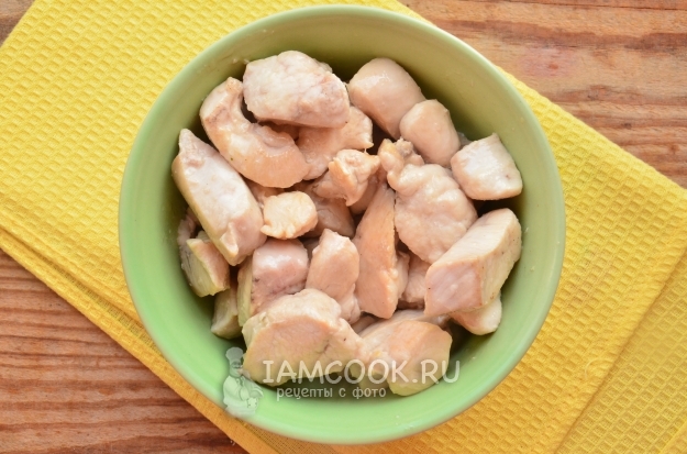 Обжарить куриное филе