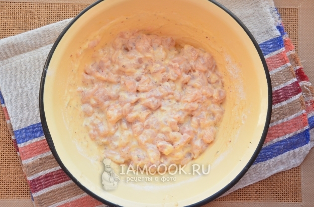 Размешать фарш