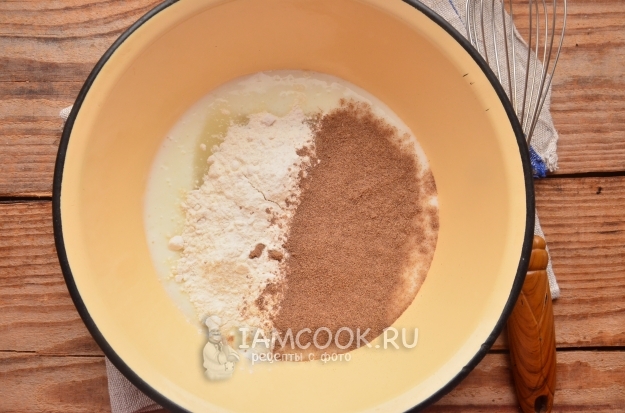 Всыпать два вида муки