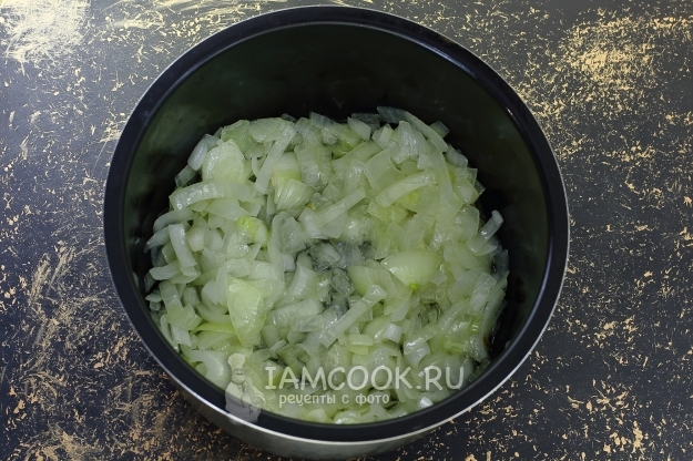 Обжарить лук