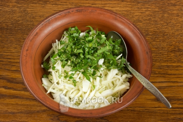 Положить листья одуванчика