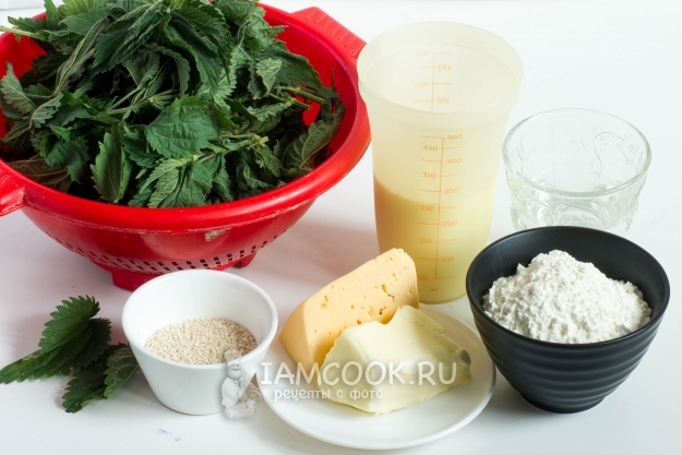 Ингредиенты для пирога с крапивой и сырным соусом