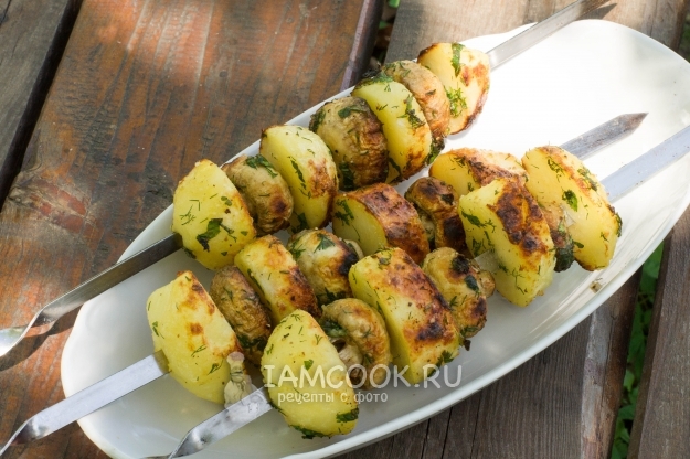 Фото шашлыка из шампиньонов с картофелем