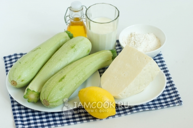 Ингредиенты для шашлыка из кабачков с сыром на шпажках на сковороде