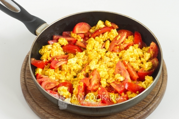 Положить помидоры