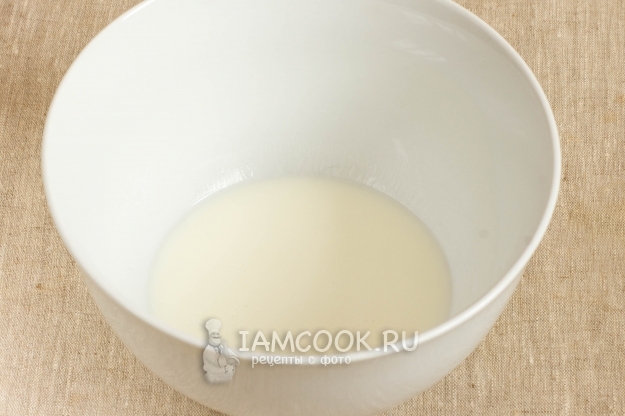 Влить кефир