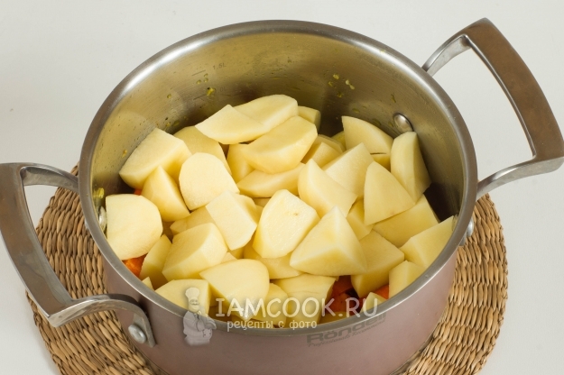 Положить картофель