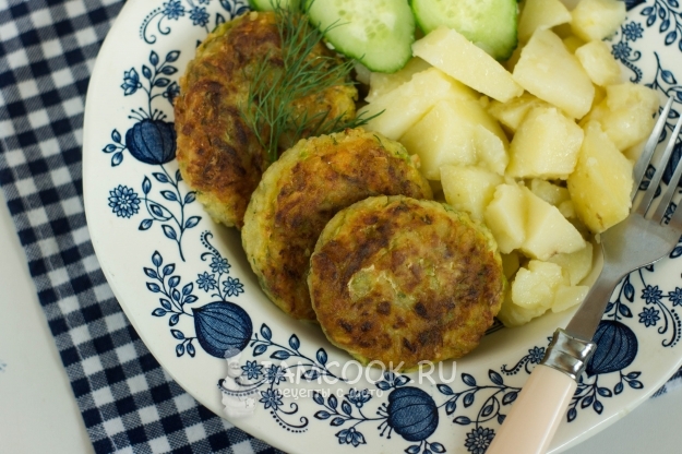 Фото вегетарианских котлеток из кабачка и риса