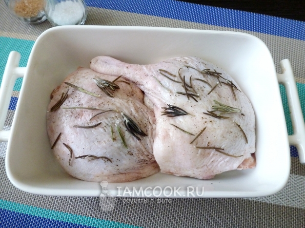 Посыпать розмарином