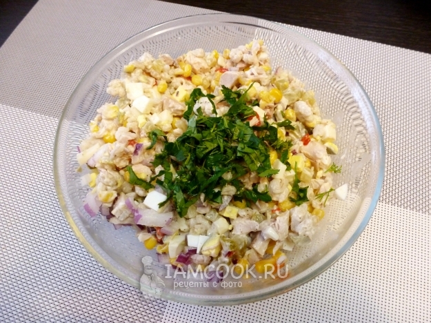 Положить зелень