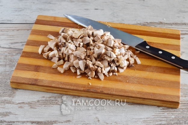 Порезать грибы