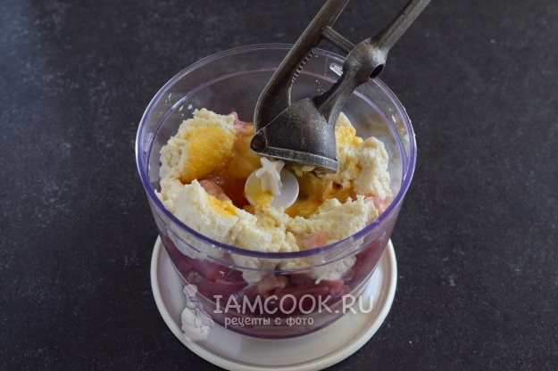 Добавить чеснок