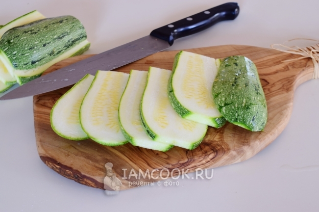 Порезать кабачок