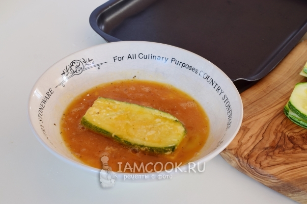 Обмакнуть заготовку в яйце