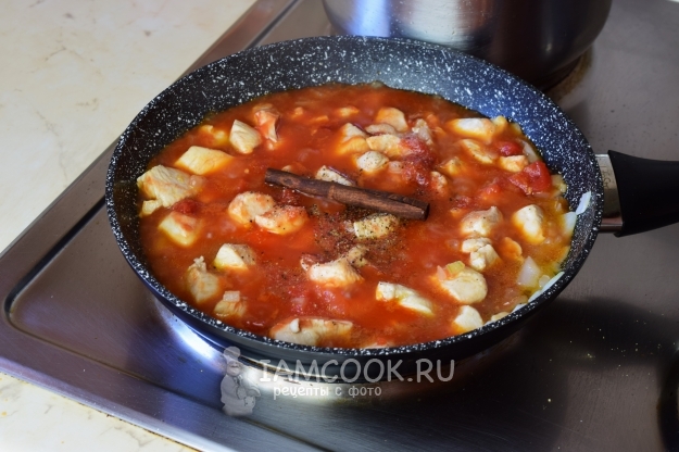 Положить палочку корицы