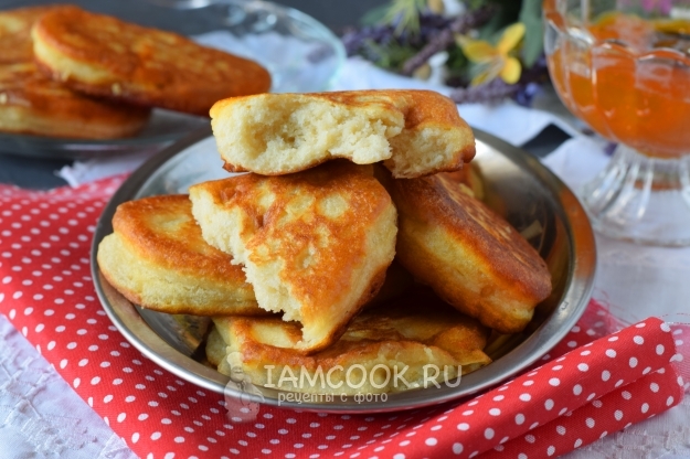 Готовые классические оладьи на кефире