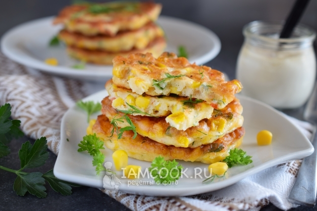 Фото оладий из консервированной кукурузы