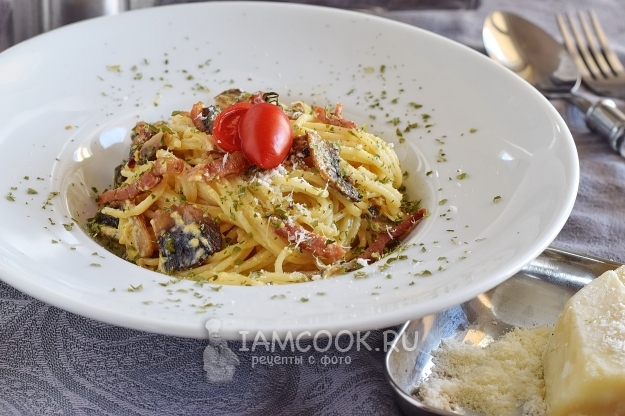 Фото пасты карбонара с грибами и сливками