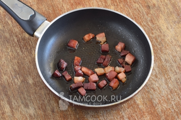 Обжарить бекон