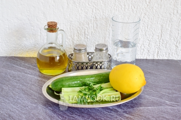 Ингредиенты для смузи из огурцов и сельдерея